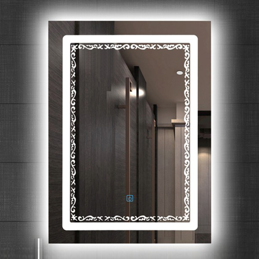 Elegante specchio da bagno rettangolare con cornice in alluminio d'atmosfera montato sulla parete del bagno Elegante lampada da bagno a specchio a led