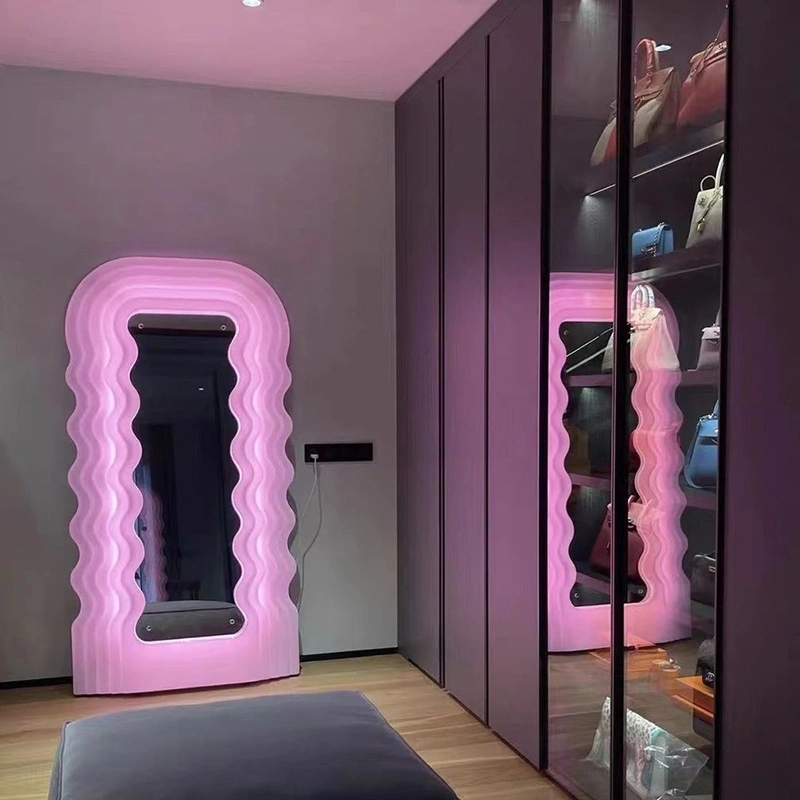 LED Irregolare Ultrafragola Wave Control Italy Fashion Luminous Ultrafragola LED Light up Ondulato Specchio incorniciato