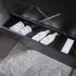 Moderno mobile da bagno in rovere per hotel, lavabo singolo nero, piccolo mobiletto da bagno con armadietto a specchio intelligente