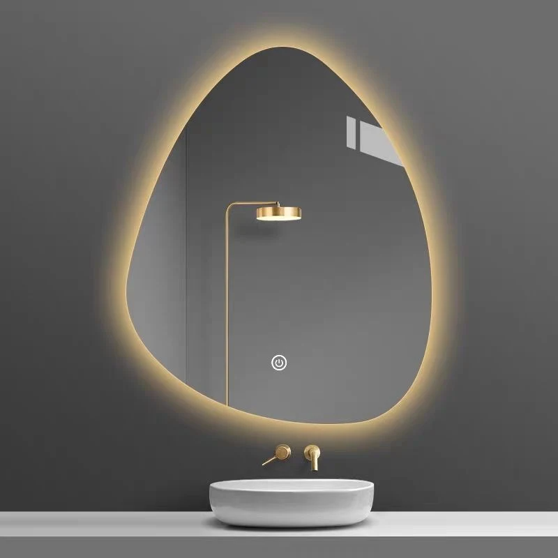 Specchio da bagno con illuminazione personalizzata irregolare Specchio da bagno a parete per vasca da bagno per interessi speciali Specchio LED intelligente