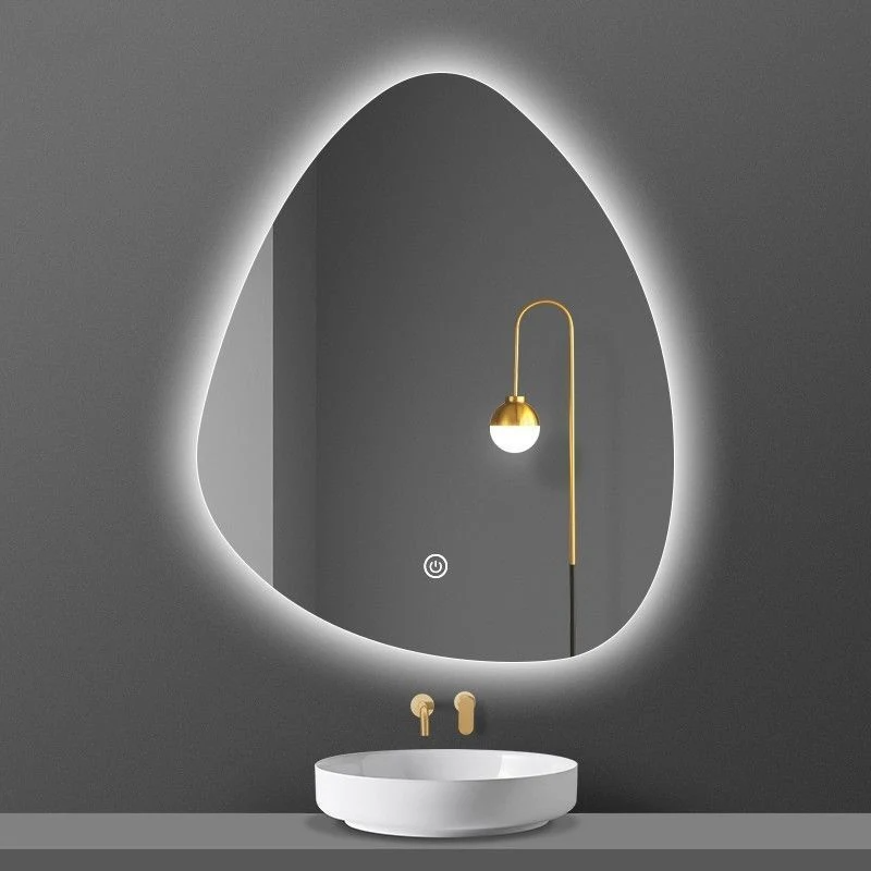 Specchio da bagno con illuminazione personalizzata irregolare Specchio da bagno a parete per vasca da bagno per interessi speciali Specchio LED intelligente