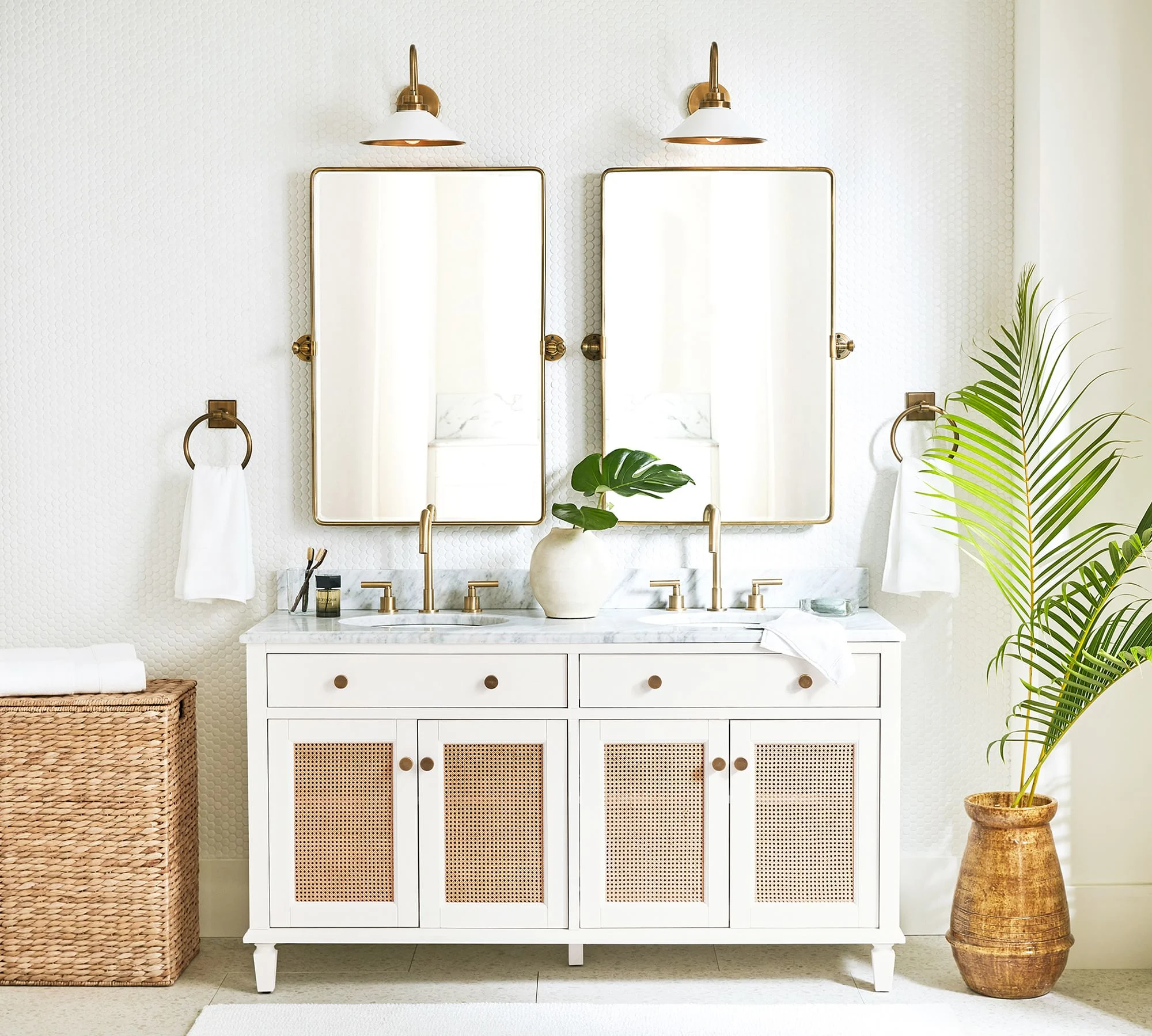 Commercio all'ingrosso Home Modern Luxury Custom Specchio da bagno Vanity Specchio da bagno in vendita