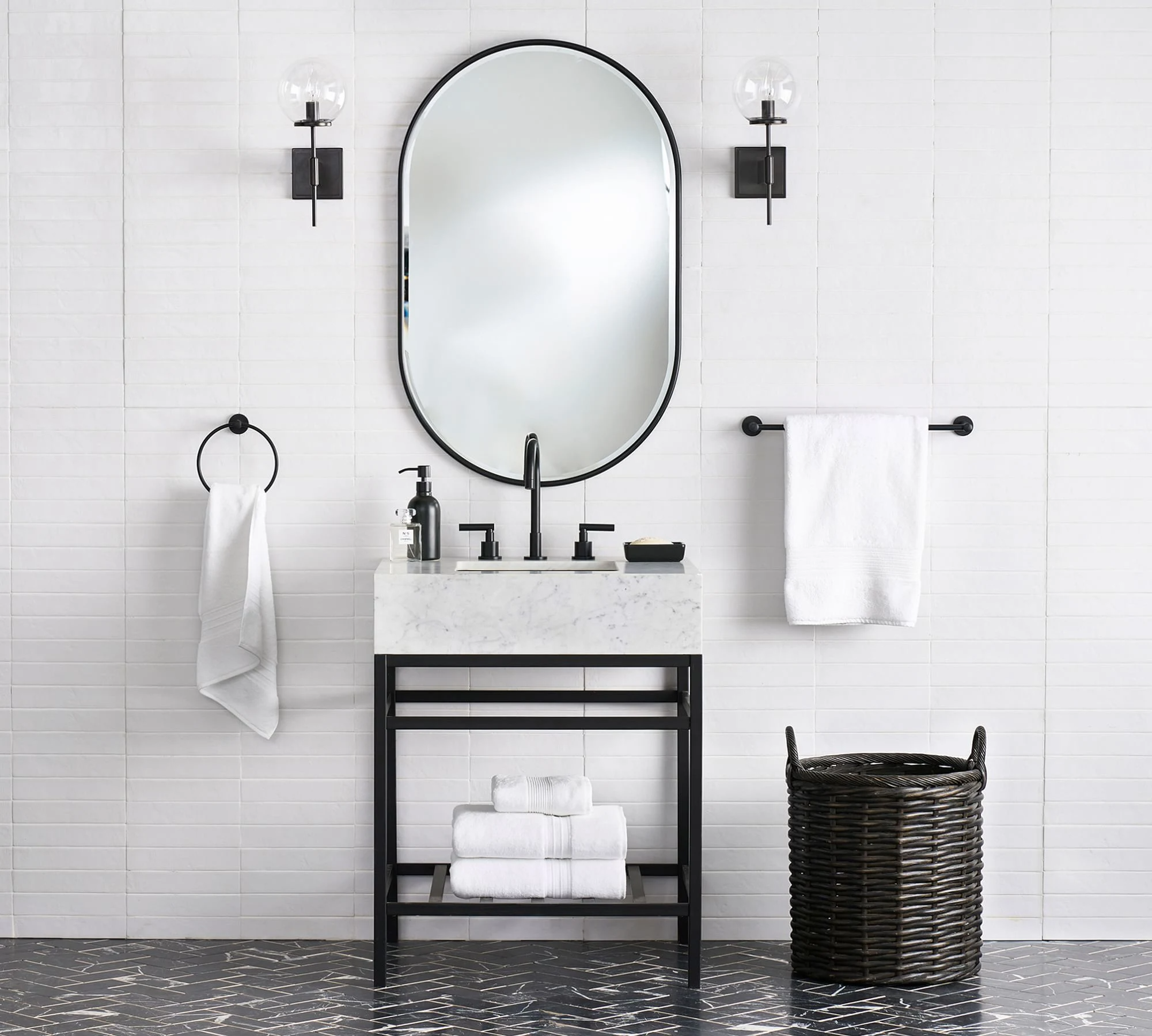 Specchio da bagno da 24 pollici a prezzo basso di fabbrica per l'uso domestico della ragazza di trucco