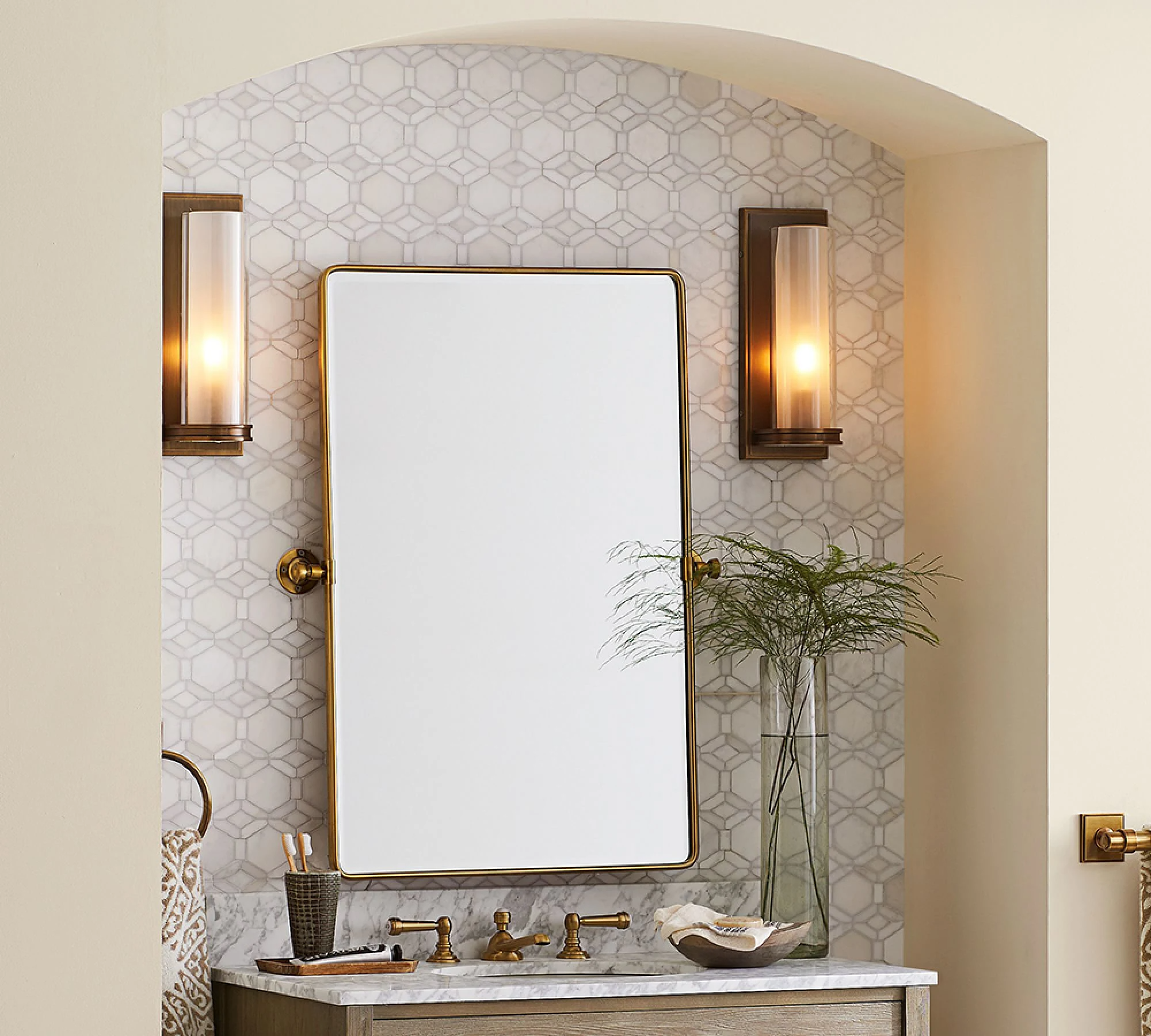 Graceful Hotel Wall Decor Modern Luxury Toilet Mirror Specchio da bagno personalizzato